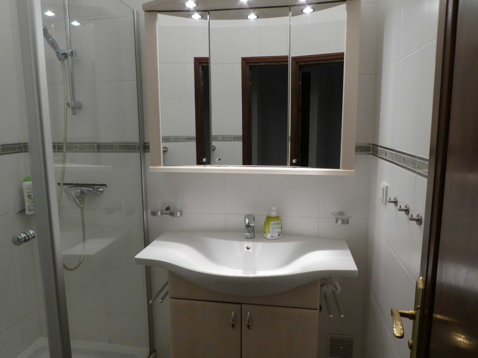 placeholder image sq